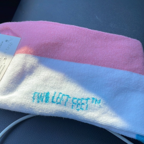 TWO LEFT FEET Novelty Socks - Picture 4 of 4